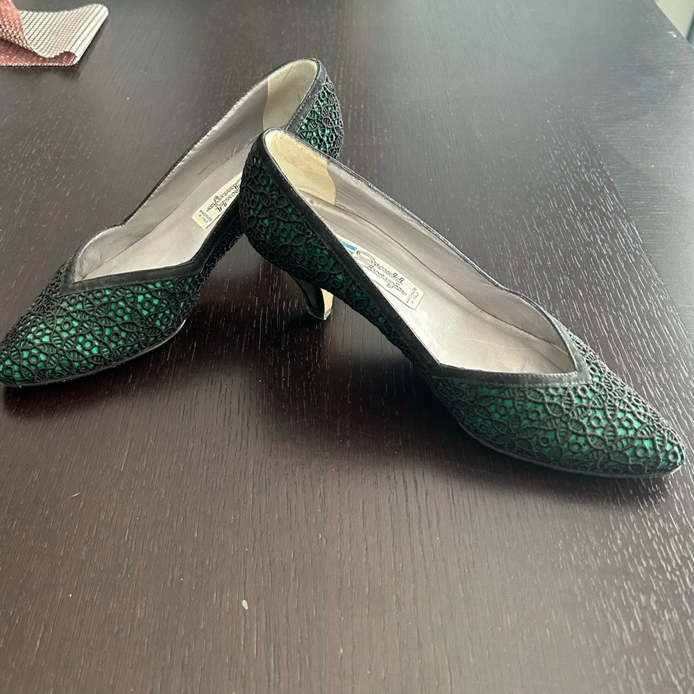 Baldinini Elegant Green and Black Heels with Textured Finish
